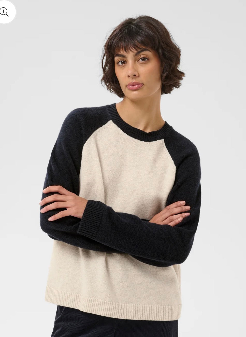 Cleo Pullover - Oatmeal / Navy Colorblock