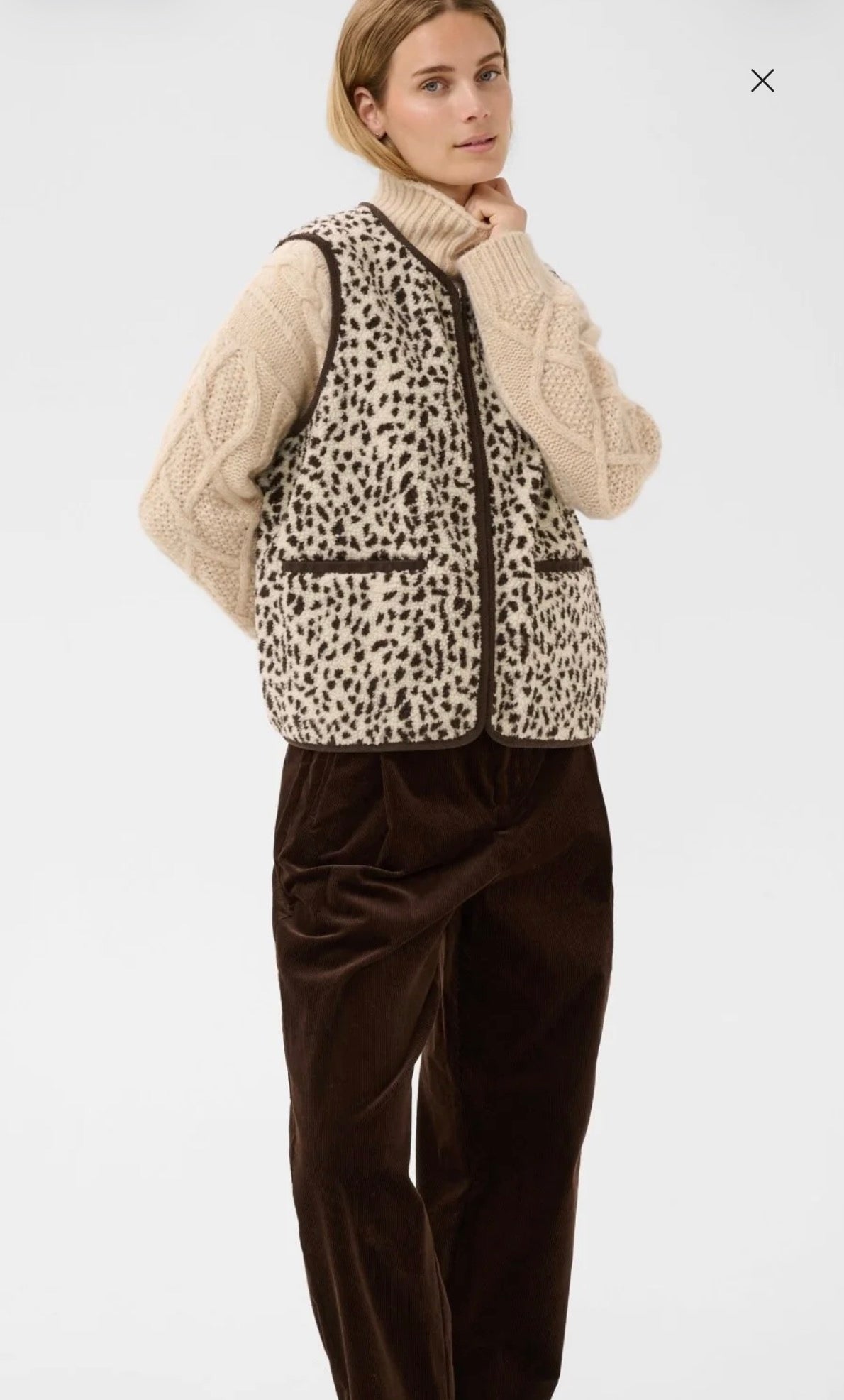 Camelie Gilet - Neutral Spots